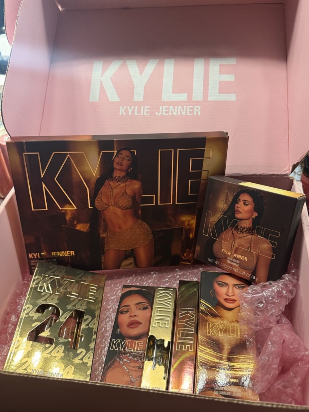 Kylie 24th Birthday Gold Eyeshadow & Lip Makeup Set - Gold